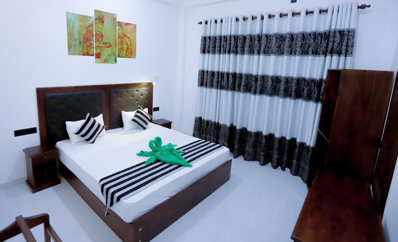 Milano Grand Hotel Dambulla Bagian luar foto