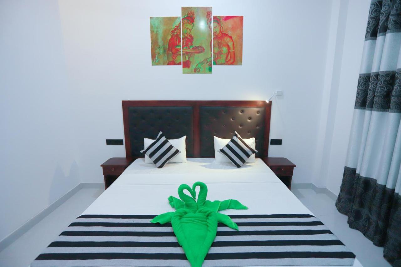 Milano Grand Hotel Dambulla Bagian luar foto