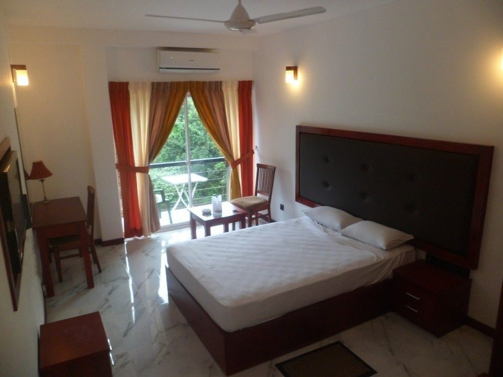 Milano Grand Hotel Dambulla Bagian luar foto