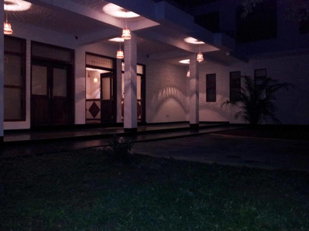 Milano Grand Hotel Dambulla Bagian luar foto